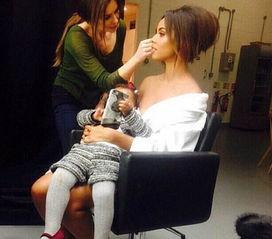 明星喂奶无遮挡,无遮挡展现母爱光辉